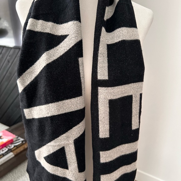 CALVIN KLEIN scarf reversible - Picture 3 of 5